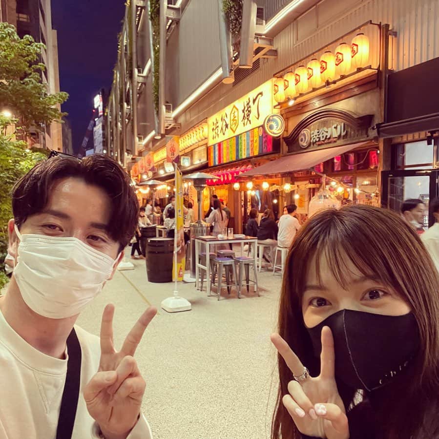 のインスタグラム：「ぱるると 渋谷横丁 人多すぎて速攻帰路 あわやおやじ狩り  YouTube近日公開 お楽しみに！！」