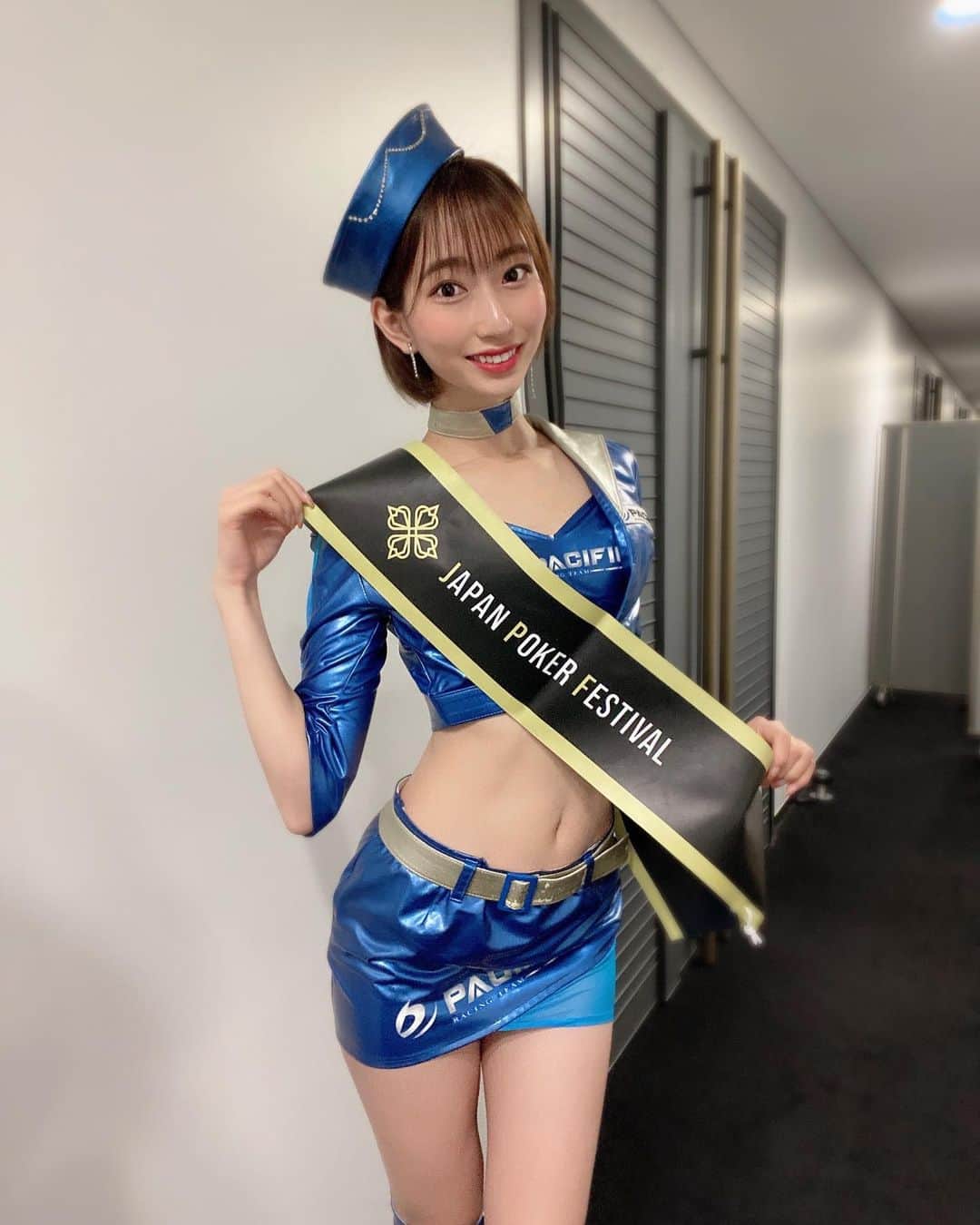のインスタグラム：「. やほ〜〜〜！ 元気ですか〜〜？ 先日JAPAN POKER FESTIVALでポーカークイーンをさせていただいた時のだよ〜〜♠️♥️」