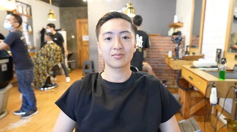 坂崎裕介さんのインスタグラム写真 - (坂崎裕介Instagram)「Aku udah potong rambut seprti orang indonesia👍  pertama kali potong rambut yang pendek  begini👏 jadi orang beda😂 namanya yusuke budi 😂🤣guys, gimana rambut ku baru???🤔 tolong comentar yaaaa🙏  #rambutbaru #orangindonesia #potongrambut #Wasedaboys」5月10日 22時17分 - skzk_yusuke