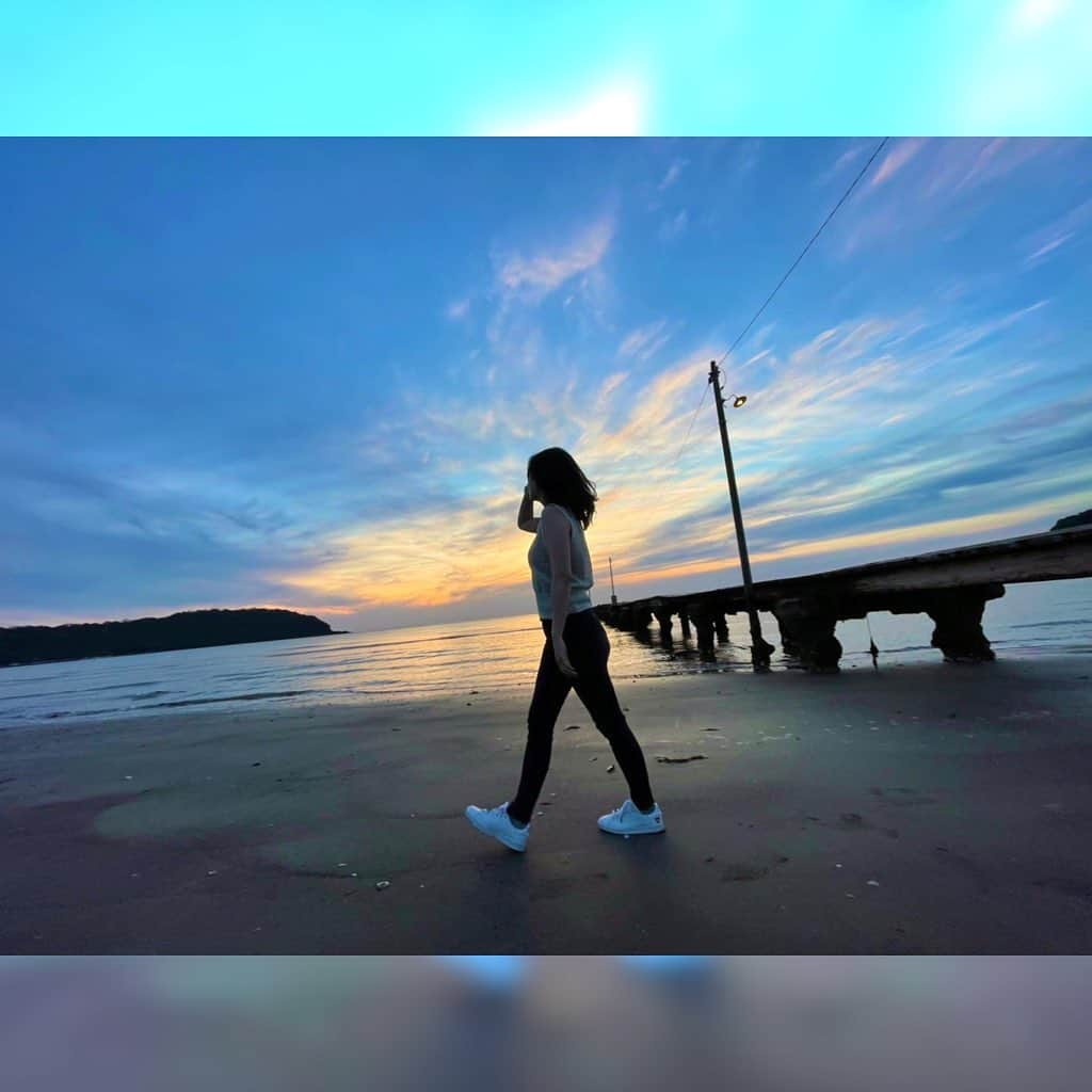 榎本温子さんのインスタグラム写真 - (榎本温子Instagram)「久しぶりの夕焼け。  え？？そう、プロが撮ってくれました🤣  #岡本桟橋 #千葉県 #Chiba #drive #夕焼け #japan #声優」5月10日 22時52分 - atsuko_bewe