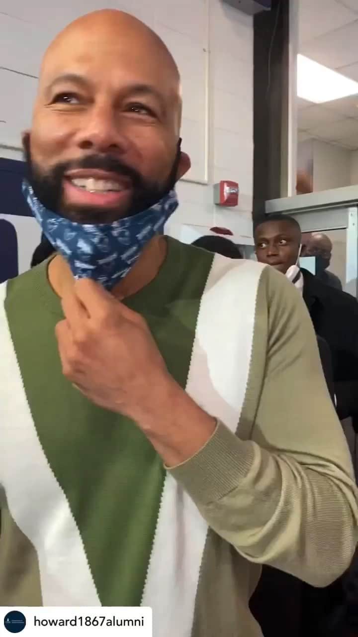 アンソニー・アンダーソンのインスタグラム：「Saturday was a beautiful day for all of us! #justakidfromcompton #huskyandhandsome #Bigzaddy #howardgrad #howarduniversity #chadwickabosemancollegeoffinearts」