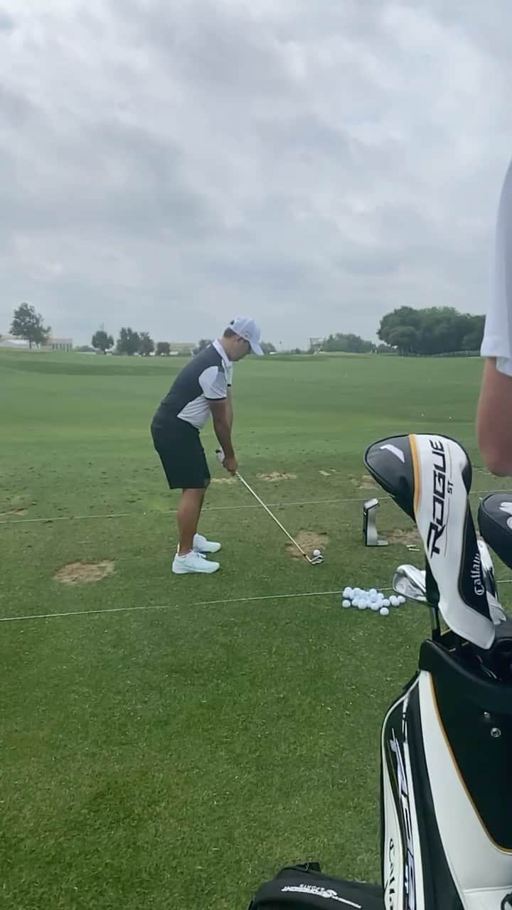 キム・シウのインスタグラム：「@attbyronnelson」