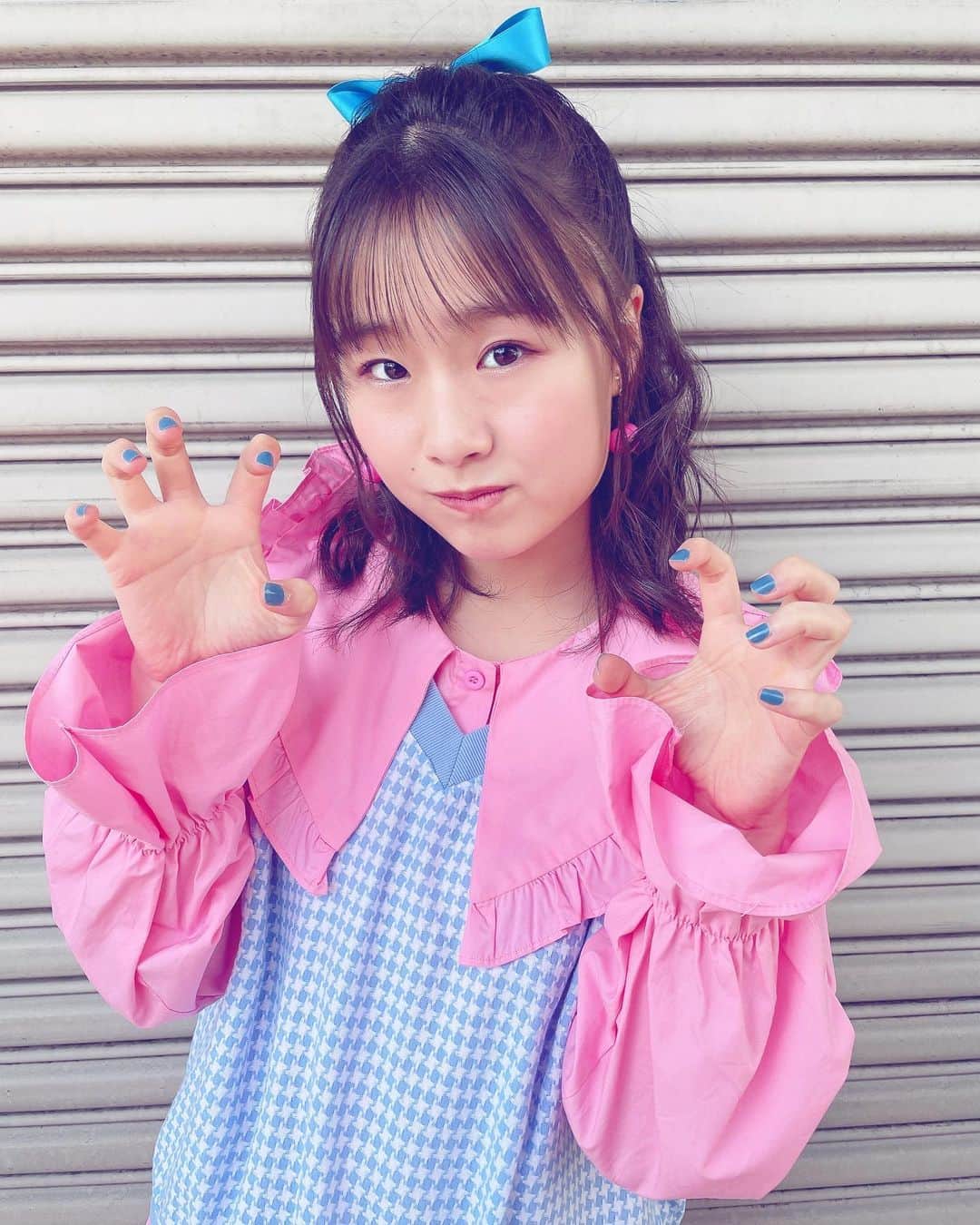 新倉愛海のインスタグラム：「👗🎀 ⁡ #アプガ2 #アイドル #idol #カスタムにきちゃんMV公開されましたん☕️」