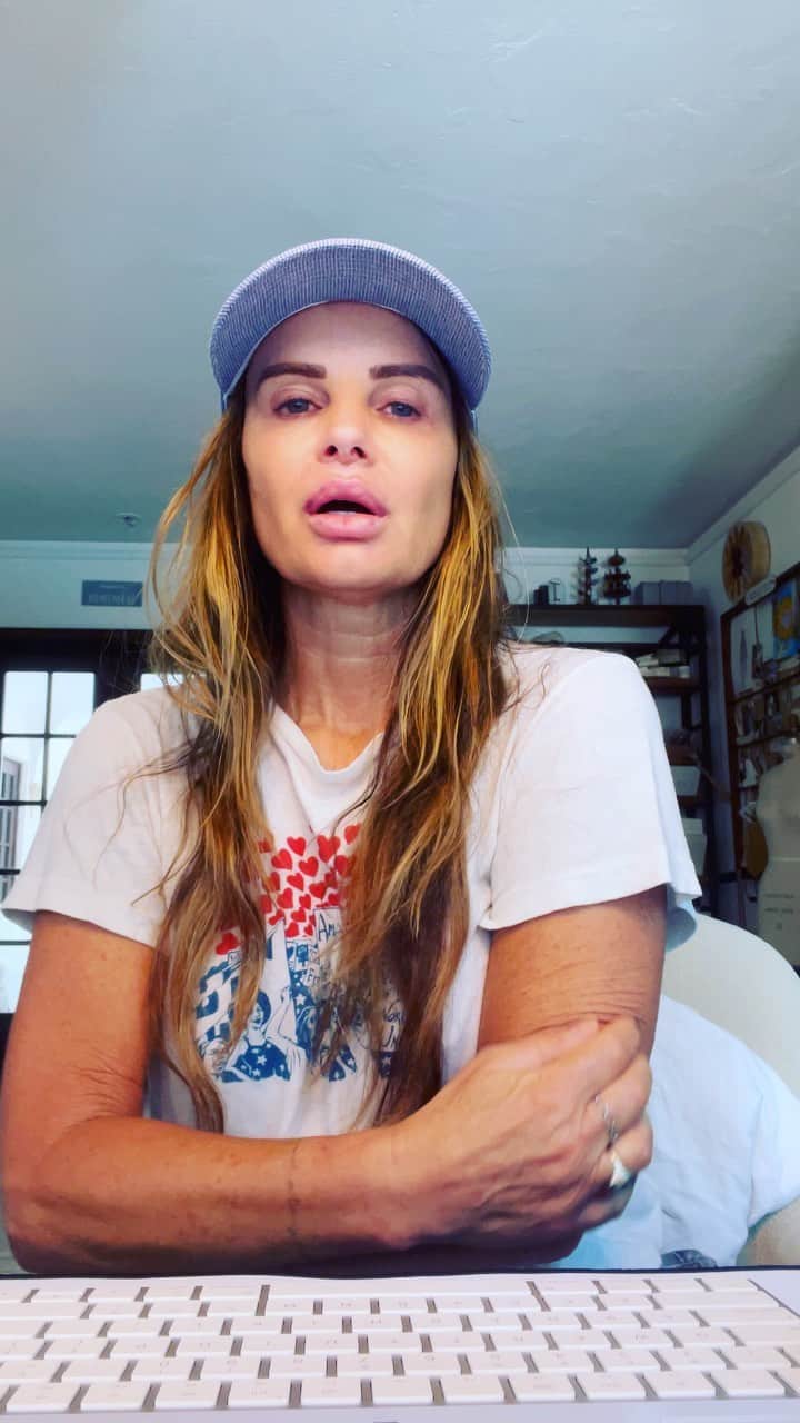 ガブリエル・アンウォーのインスタグラム：「We can end school shootings. The Pikler Approach prevents dangerous psychological development in children. ThePlayhouse.org We must begin prevention in infancy!!! Not when it’s too late. @shareefmalnik」