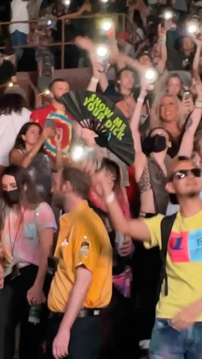 アリソン・ワンダーランドのインスタグラム：「thinking about the last time I played red rocks」