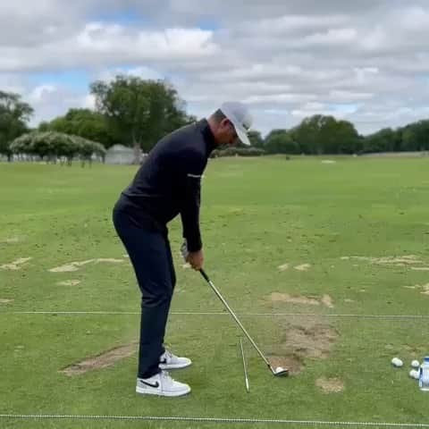 ジャスティン・ローズのインスタグラム：「Some iron work @charles_schwab_challenge」