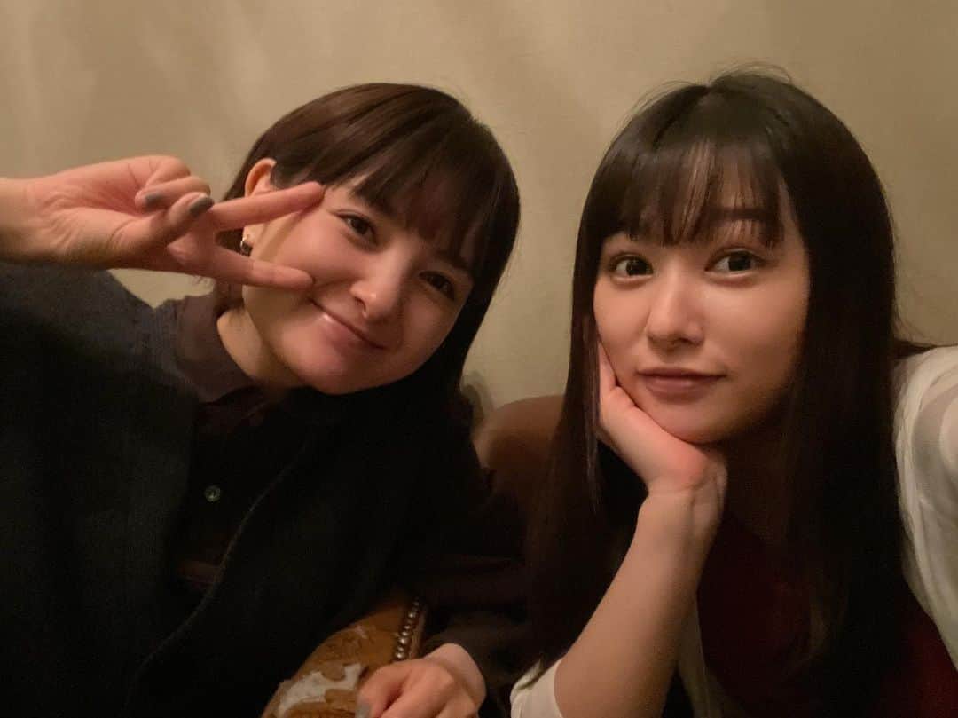 葵わかなのインスタグラム：「🕊  この前、久しぶりにひなと会えた〜  相変わらずかわいくて、おもしろいんだよねこの人は…  大好きまる☺️」