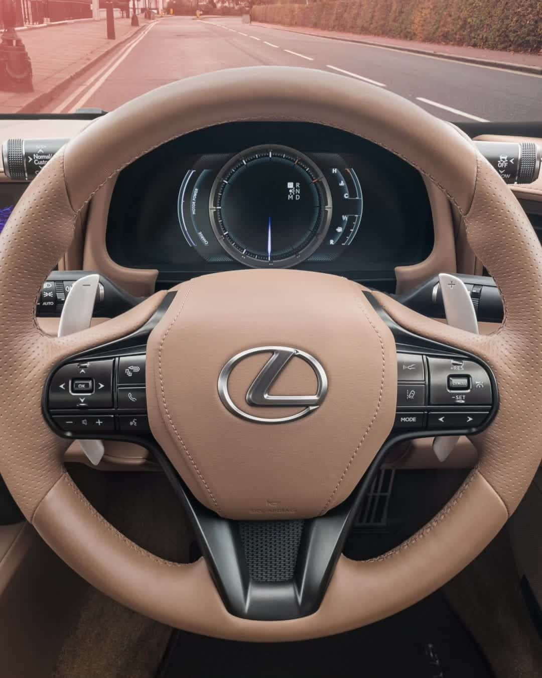 Lexus UKのインスタグラム：「Would you choose Ochre for the interior of your #LexusLC?」