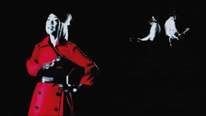 野宮真貴のインスタグラム：「・ PORTABLE ROCKの新曲「Lonely Girl, Dreaming Girl」先行配信スタートしましたー！ 36年ぶりとなるミュージック・ビデオも公開！ そして結成40周年記念ライヴも決定です♪  ▼新曲「Lonely Girl, Dreaming Girl」配信情報 https://tjc.lnk.to/aFftSod8   ▼「Lonely Girl, Dreaming Girl」MV https://youtu.be/w4YQq_tQF78   ▼ライブ情報 ポータブル・ロック 結成40周年記念ライブ 「PAST & FUTURE ～My Favorite Portable Rock」 日時：2022年7月9日（土）　17:00開場　17:30開演 場所：東京・新代田FEVER チケット発売日（予定）：5月25日（水） 料金：前売5,500円（税込み）(ドリンク代別) https://www.fever-popo.com/ （↑プロフィールLinktreeからどうぞ）  ● 徳間ジャパンコミュニケーションズ https://www.tkma.co.jp/jpop_top/PORTABLE-ROCK.html  #ポータブルロック #portablerock #ベスト盤 #pastandfuture #myfavoriteportablerock  #鈴木智文 #中原信雄 #野宮真貴 #missmakinomiya」