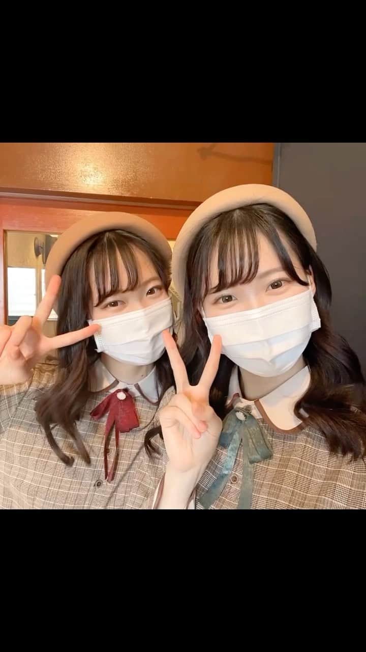 齋藤佳穂のインスタグラム：「ずっと気になっていたところ🕰✨ 可愛い可愛い〜！ また別のお洋服も着てみたいなあ♡  #大正洋装店 #京都 #京都観光 #双子 #双子コーデ #レトロコーデ #京都旅行 #被写体モデル #kyoto #kyotojapan #サロンモデル募集」