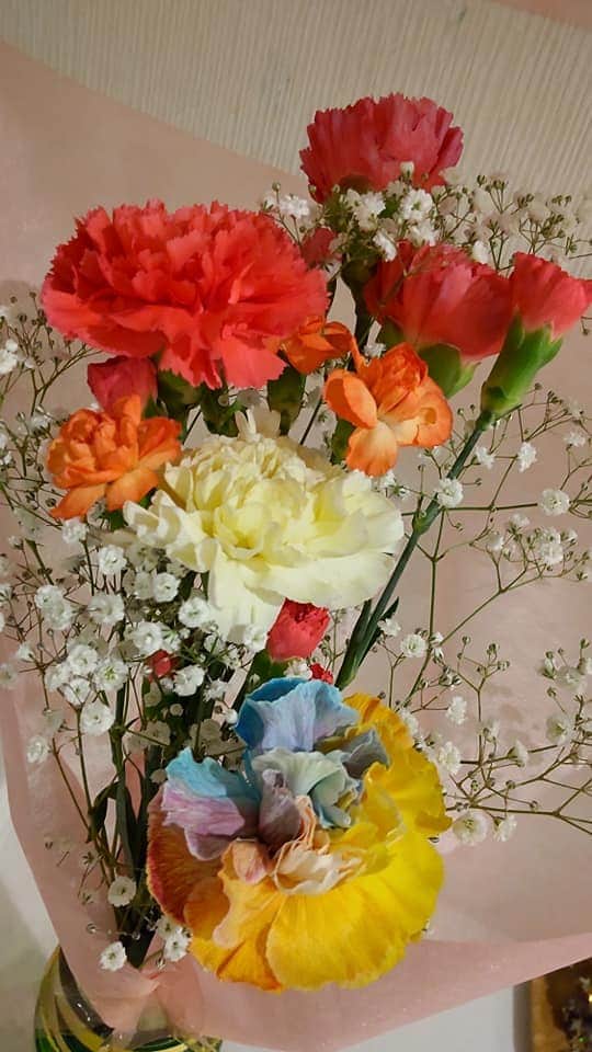 yukoさんのインスタグラム写真 - (yukoInstagram)「私撮影とパパ。  スマホなのに、、、  花が生きてる  なんでやーーー」5月11日 21時21分 - yuko_flipflap