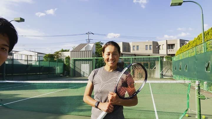 のインスタグラム：「2022週1テニスの日  10回目  途中からなべじゅんくんが駆けつけてくれたー。 千葉のTTCで行われている全国選抜ジュニアが終わって間に合うということで途中から参加。  #伊達公子 #kimikodate  #テニス  #テニスプレイヤー #tennis  #tennisplayer #2022年5月11日 #2022 #2022年 #週1テニス #週1テニ10回目 #2021年週1テニス10回目 #テニスって楽しい #yonex #yonextennis #yonexjapan #プーマ #puma #pumajapan #プーマグラム」