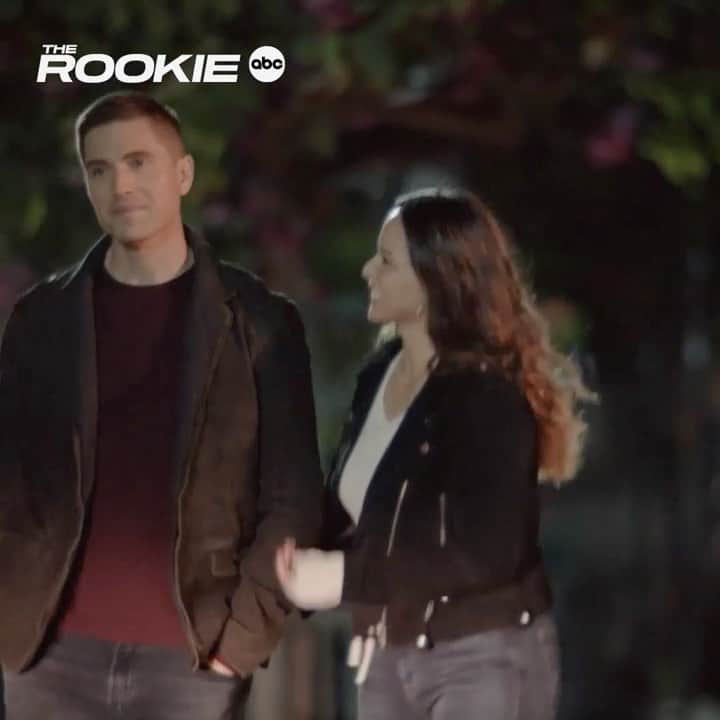 エリック・ウィンターのインスタグラム：「What does all of this mean for Tim and Lucy @therookieabc fans??? Don’t miss our season 4 finale this Sunday! What a ride it has been. Can’t wait to get back to work on season 5!  #therookie #chenford 👮🏼‍♂️👮🏻」