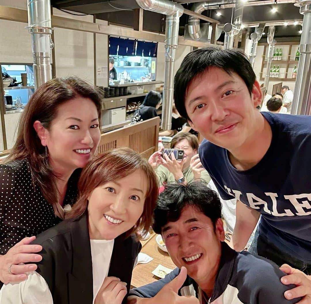 岡安弥生さんのインスタグラム写真 - (岡安弥生Instagram)「小森谷さんと赤城牛食べてるとこに、アナウンサーへのレッスン終わりの美紀ねぇも乱入😍✨ そして、気づくと、別の席には、たまたま、なんと、駒田アナが⁉︎ 引き寄せ⁉︎ 思いがけない奇跡に、懐かしい二十代の日々がよみがえりました😆😆😆 #原元美紀#モーニングショー#フリーアナウンサー#小森谷徹#駒田健吾#若い#tbsアナウンサー#tbs #ベストタイムメンバー#懐かしい#写真撮るときだけマスク外してます#肉匠親方#赤坂#焼肉#赤城牛#akasaka」5月12日 2時32分 - yayoin3