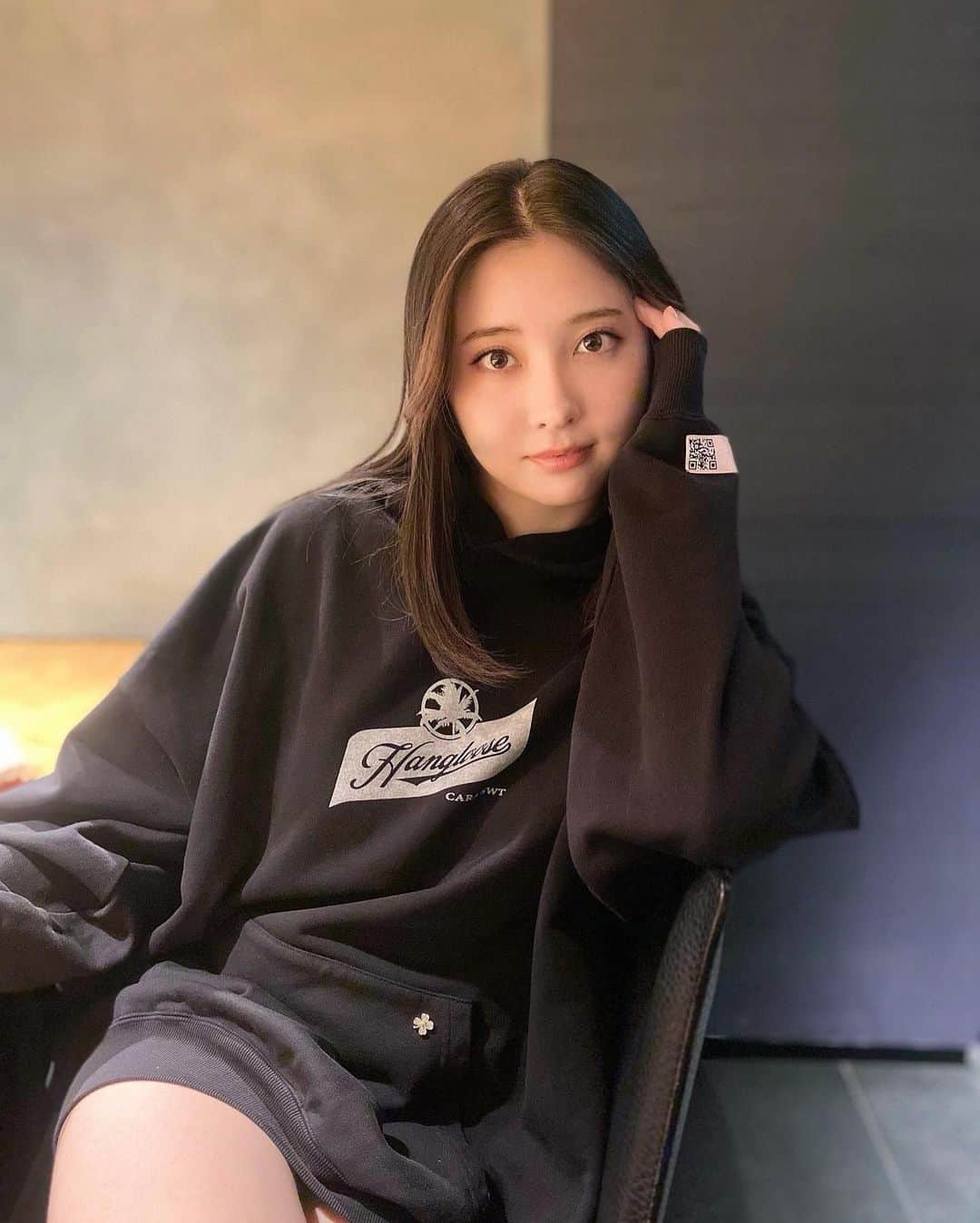 大石絵理のインスタグラム：「rainy day outfit @caraswt 🙄☔️」