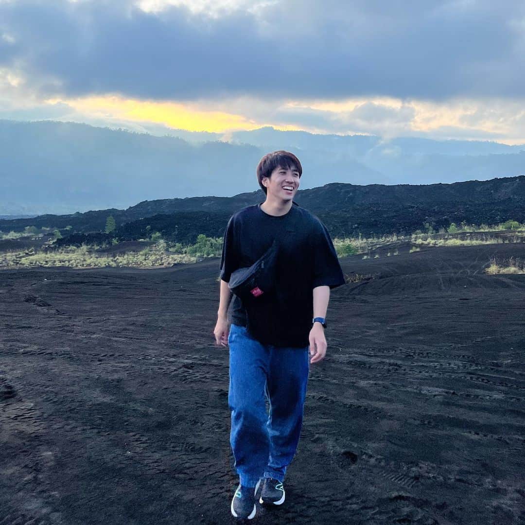 大塚稜馬のインスタグラム：「I tried to imitate Jerome's photo🫢   #bali」