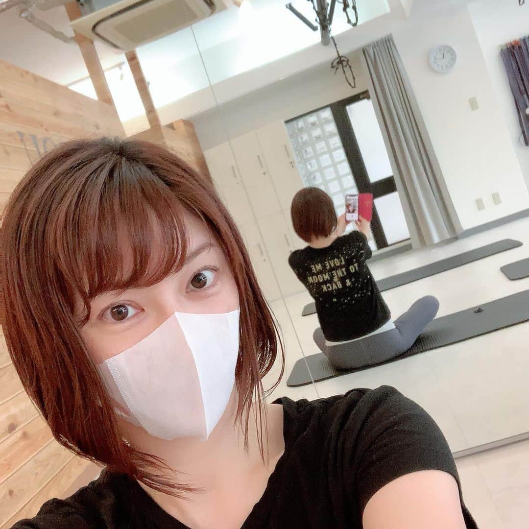 のインスタグラム：「久しぶりのピラティス 体が鈍ってる。。。 呼吸を深めて身体と心を整える いつだったかハワイで買ったvictoriassecretのTシャツで #ピラティス #souplus白金高輪 #ソウプラス白金高輪 #港区ピラティス #白金ピラティス #高輪台ピラティス  #原史奈 #ゴルフ #ゴルフレッスン #ゴルフ女子 #ゴルフ大好き #golf #ゴルフウエア #ゴルフコーデ #ゴルフグッズ #ゴルフ動画 #ping #ピン #ping女子 #gle2 #g410 #even #archivio #アルチビオ #cuartounited #instagolf #victoriassecret」