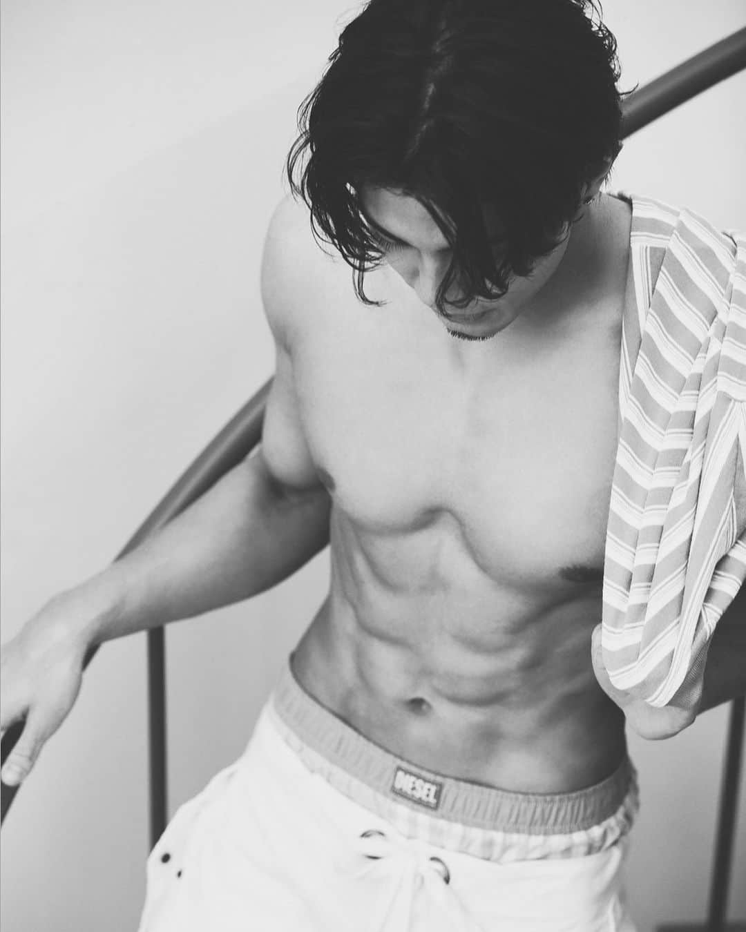 のインスタグラム：「筋肉ぐらびあしました。 . . @ar_magazine  @the_rampage_official」