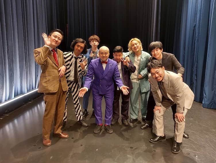 鎌田キテレツさんのインスタグラム写真 - (鎌田キテレツInstagram)「#幸せショット #中谷さんとユニバ #ほとんどの乗り物をシングルライドで乗ったため楽しさを共有できず #ギア観劇 #圧倒された90分間 #ノムさん誕生日 #まだバスソルト開封してないので使えない #大東さんと名古屋の味仙へ #チャーシューメン炒飯ビールを1人で平らげてた #NGK夜出番で石井さんに会えた #顔の大きさ僕の半分 #丸亀でのうどん #僕の失礼な発言により空気悪くなった #丸亀お城まつり #みんなでおつかまたした景色を忘れない #博多でもつ鍋 #脇田さんお会計時に顔引き攣ってたけどミルクボーイさんがご馳走してくださり一安心 #迫田さんと大西さんと海で食べたお弁当 #アヒルの親子が泳いでるのを迫田さんが優しい目で見つめていた #漫才至上主義 #今月22日も東京でやります是非」5月12日 15時05分 - nendo.1116