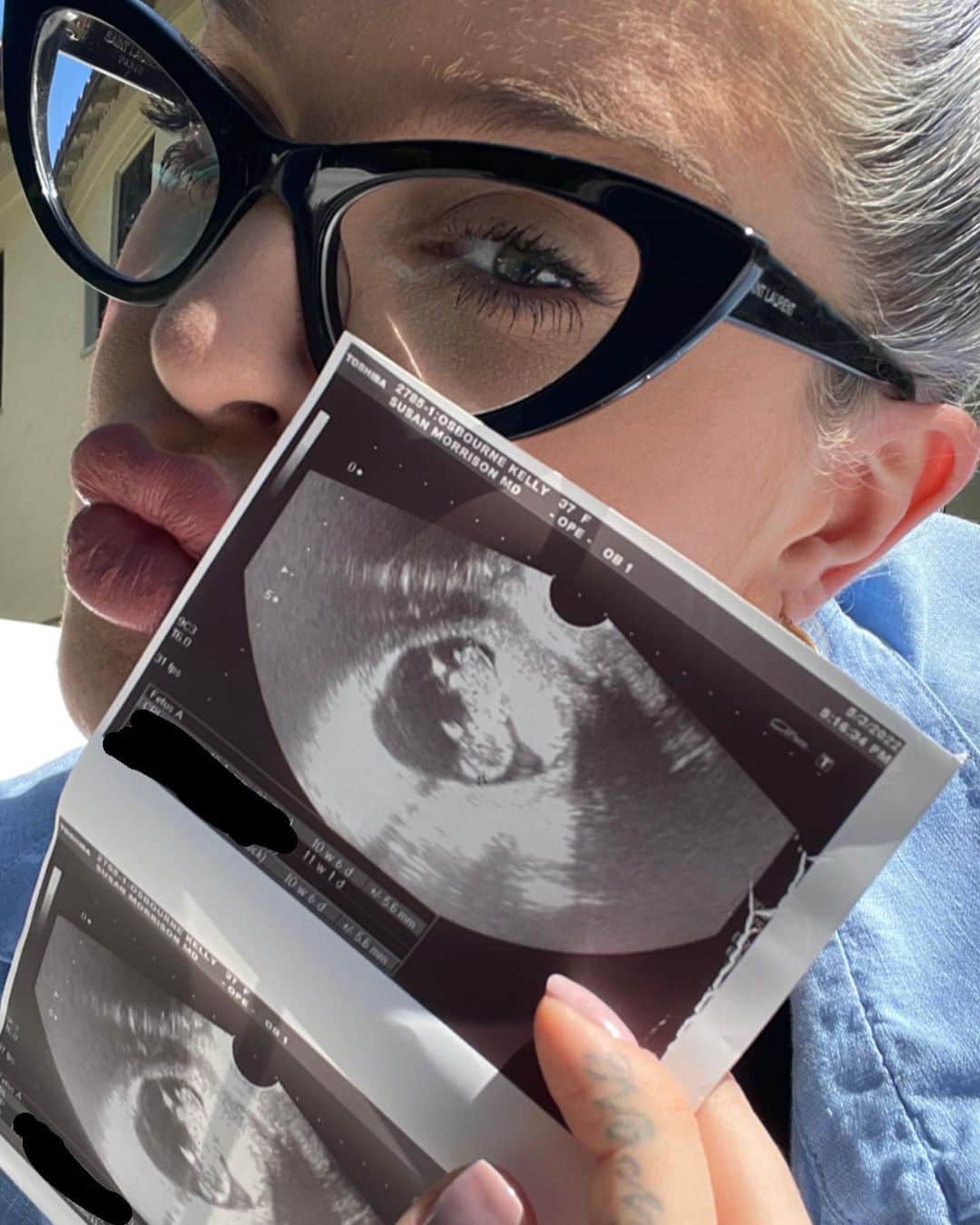 ケリー・オズボーンのインスタグラム：「I know that I have been very quiet these past few months so I thought I would share with you all as to why… I am over the moon to announce that I am going to be a Mumma. To say that I am happy does not quite cut it. I am ecstatic! 🤰💜🥹」