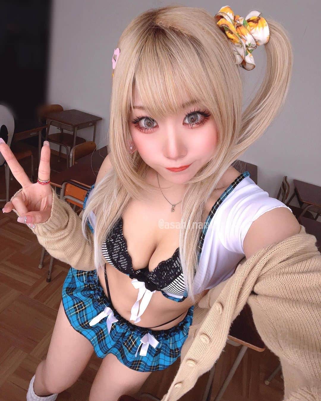 Minchanのインスタグラム：「gal cosplay  fantiaはこちらです💁‍♀️ ▶︎https://fantia.jp/fanclubs/17944    #コスプレ #グラビア  #life #instagood #instagram #instalike  #cosplaygirl #selfie #cosplayer #cosplay #otaku #gamergirl #gamergirls #自撮り女子 #japanesegirl #japanese #japanesecosplay  #curvygirl #gal #xoxo💋 #코스프레 #여자 #여자친구 #fllowme」