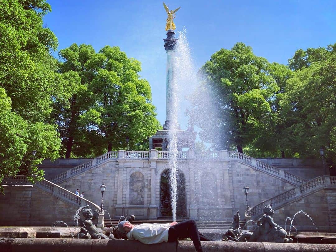 グレアム・ロジャースのインスタグラム：「Hydrated」