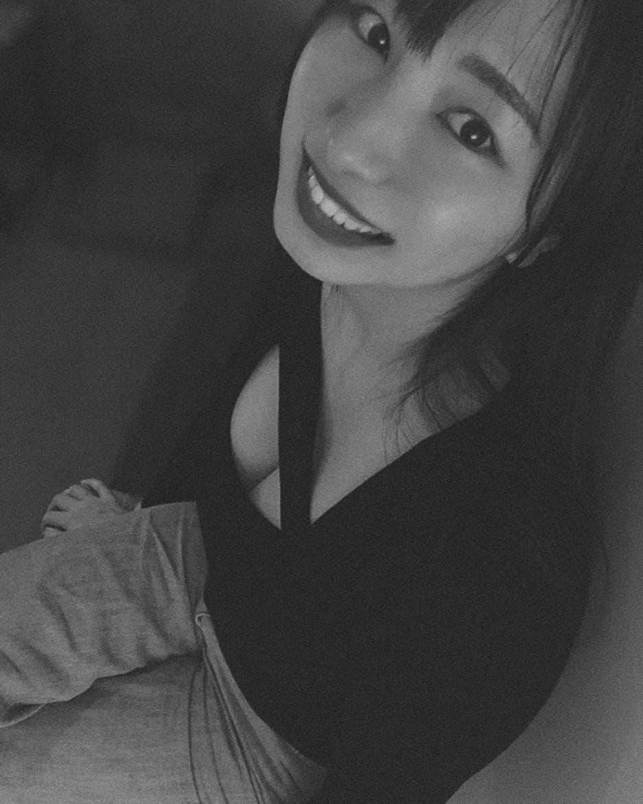 のインスタグラム：「.カメラはこっちか🧸」