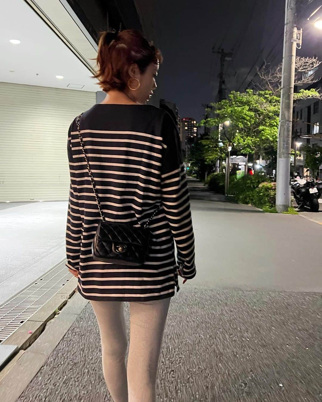 島居玲子のインスタグラム：「夜のお散歩が気持ちいい日が増えたね🌝💫  少し髪を巻いた日。」
