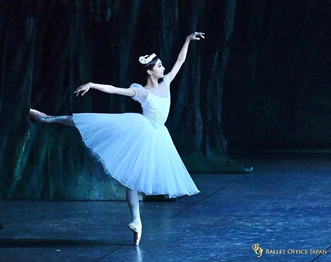 飯島望未のインスタグラム：「#TBT @ballet_office_japan   シルフィードも好きだけど 近いうちに ジゼルの全幕踊りたい👻」
