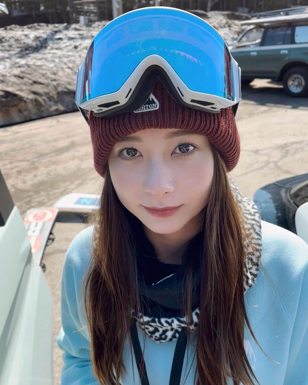 のインスタグラム：「春、スノーボードまだできます☺️✨ #ギリです#基本顔ムクムクです」