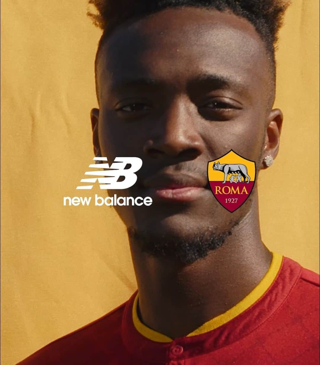 newbalanceのインスタグラム：「💛 Our world, Our Roma ❤️  Introducing the new home kit for the 2022-23 @officialasroma season.  Check out @newbalancefootball to learn more.」