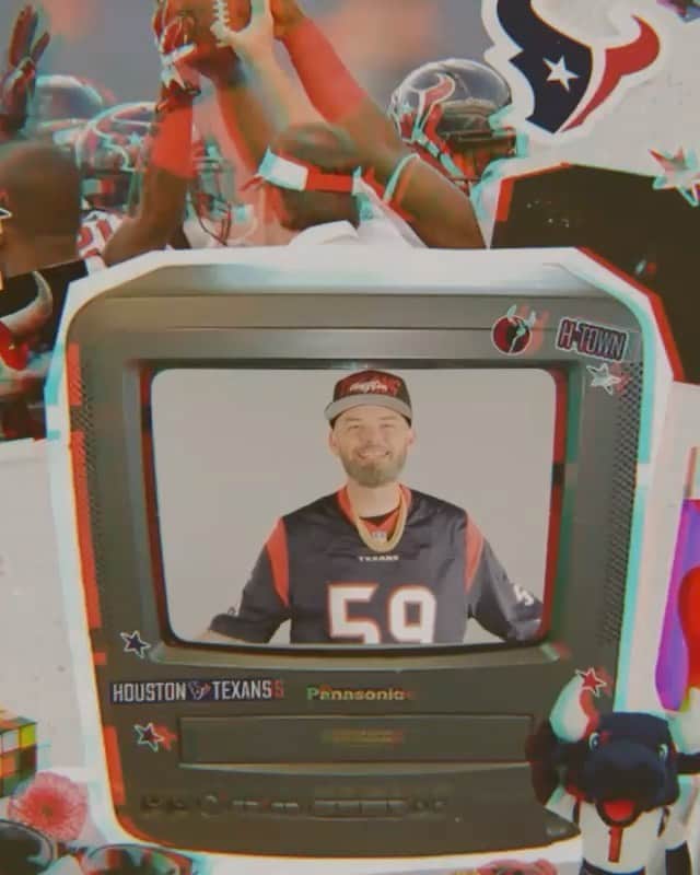 ヒューストン・テキサンズのインスタグラム：「POV: The year is 2002. You have a fresh plate of pizza rolls. The Texans schedule is about to drop. Life is good 😎」