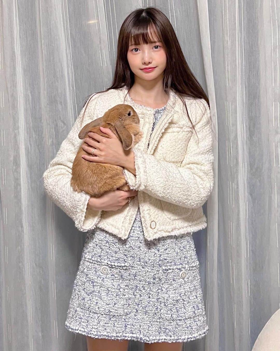 ハ・ヨンスのインスタグラム：「우리 마요랑. 어느새 금요일이다🐇✨ @mayo_le_lapin」