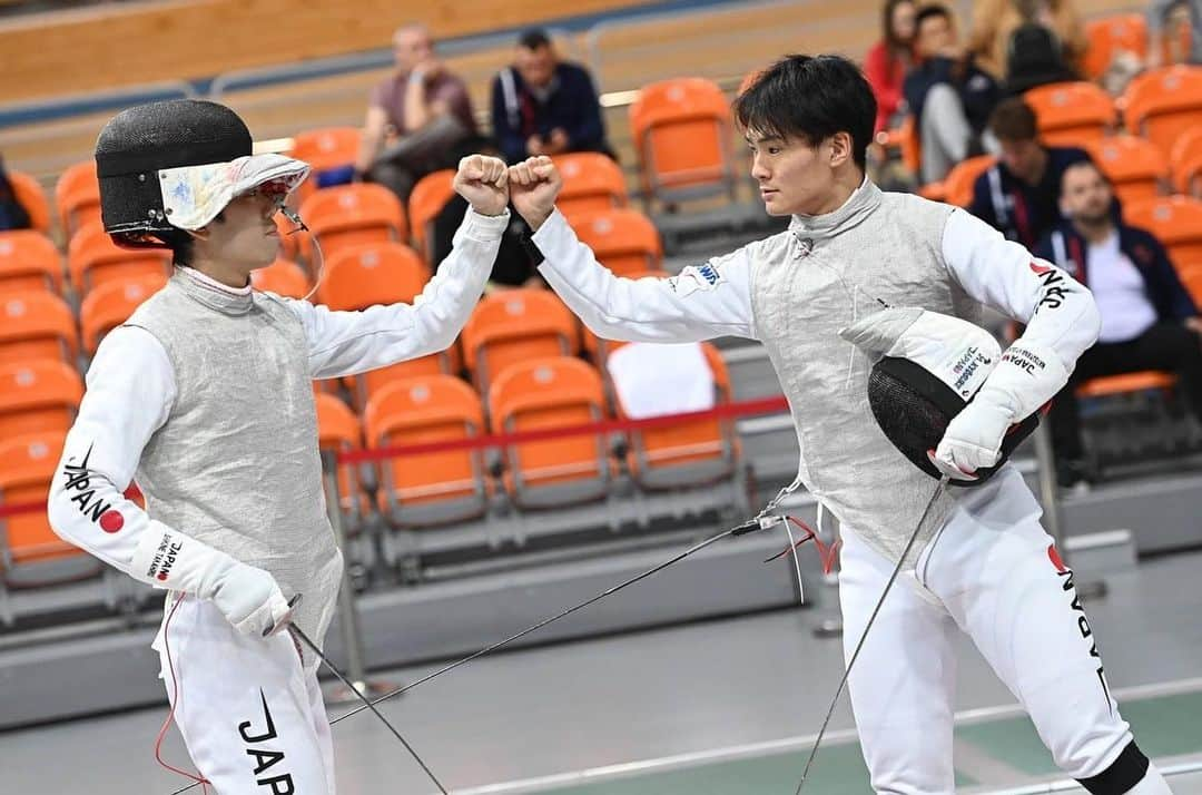 敷根崇裕さんのインスタグラム写真 - (敷根崇裕Instagram)「明後日の韓国グランプリ頑張ります！  写真は前回のブルガリアワールドカップ 個人17位、団体4位と悔しい結果でしたので今回はメダル獲得したいと思います！  #nexusfencingclub #fencing #フェンシング #男子フルーレ  #JAL #slcreations #NISSAN #KOWA #キンライサー #やまや #長谷工グループ #三洋紙業 #KYOWA #鈴与グループ #propertyagent #共同カイテック #四代目菊川」5月13日 12時51分 - shikine_fencing