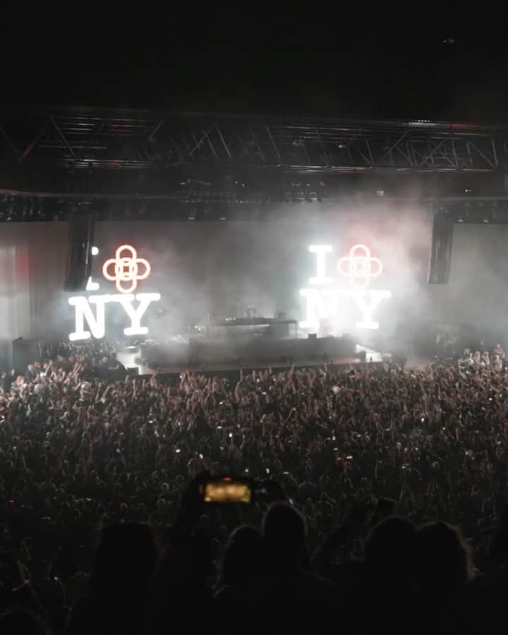 アレッソのインスタグラム：「Recap NYC Brooklyn mirage! What was your favorite moment in the show?!」