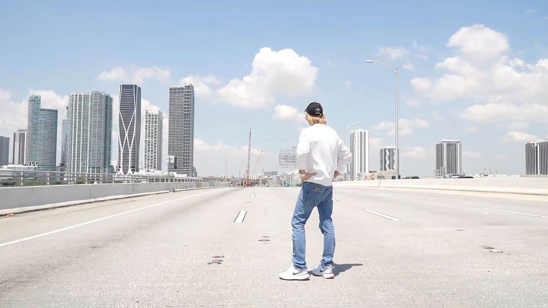 のインスタグラム：「MAKE-A-WISH great moment!! Happens in the great City of Miami!!! Thank you.  Inspire others to make special moments like this.」