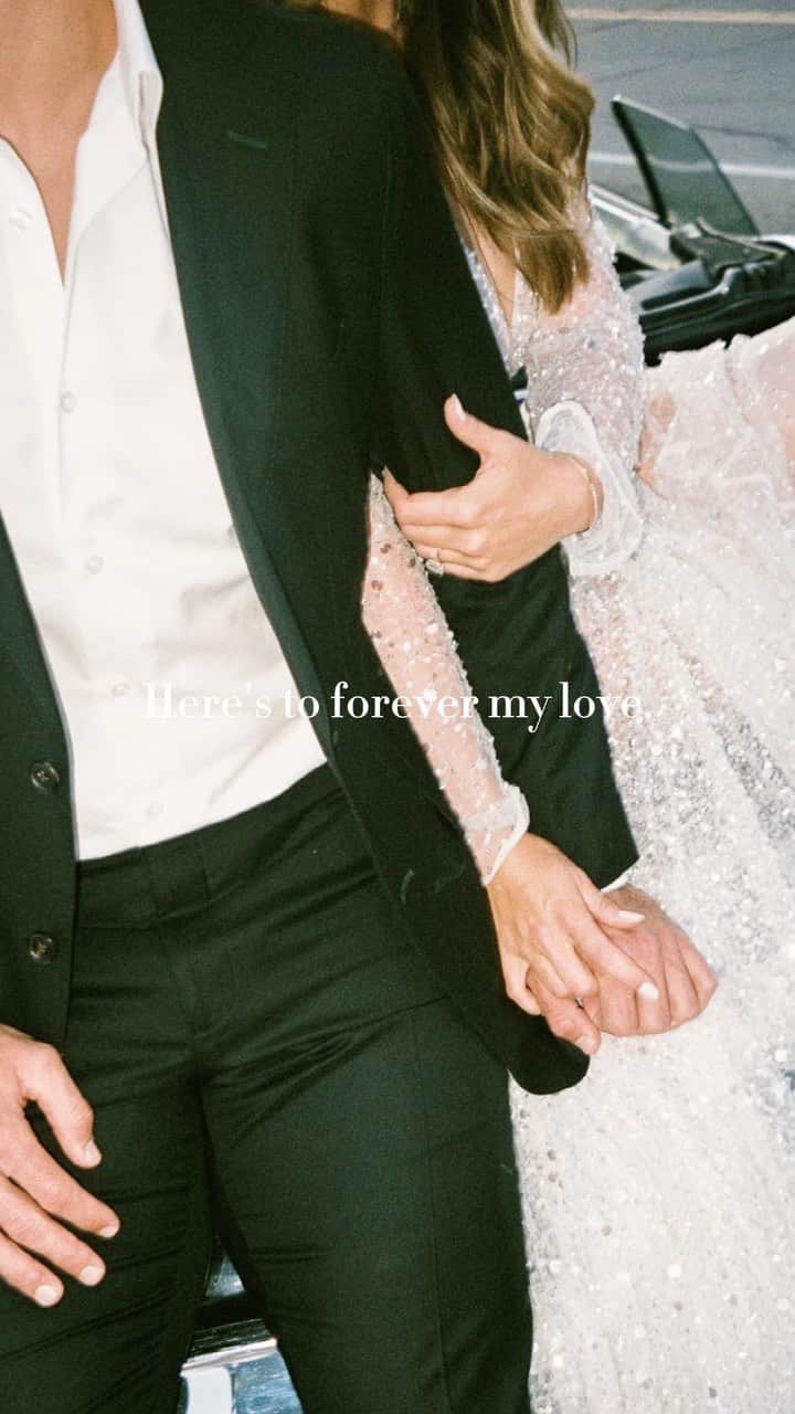 ジョジョ・フレッチャーのインスタグラム：「6 years with you. Here’s to forever, my love @jrodgers11. Happy Anniversary ❤️」