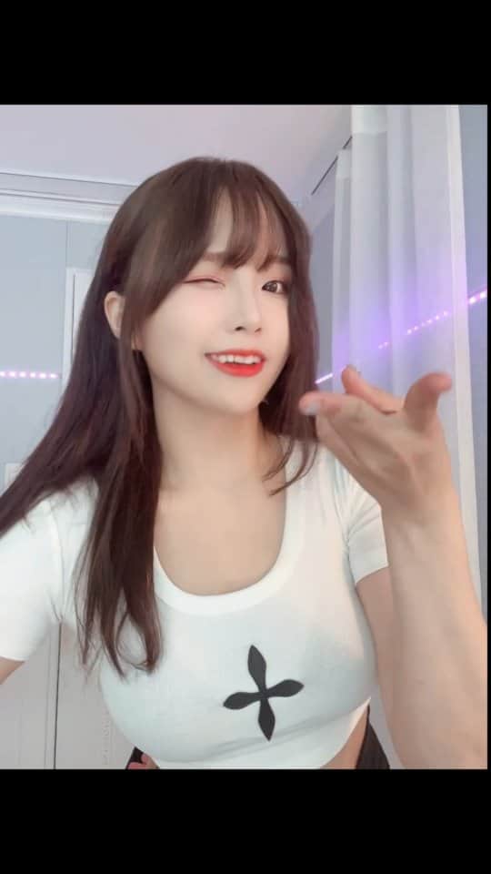 ココのインスタグラム：「갸루피스❤❤❤ 히히 유튜브에 올린게 더 고화질로 나오네요 유튜브 가즈아아아아」