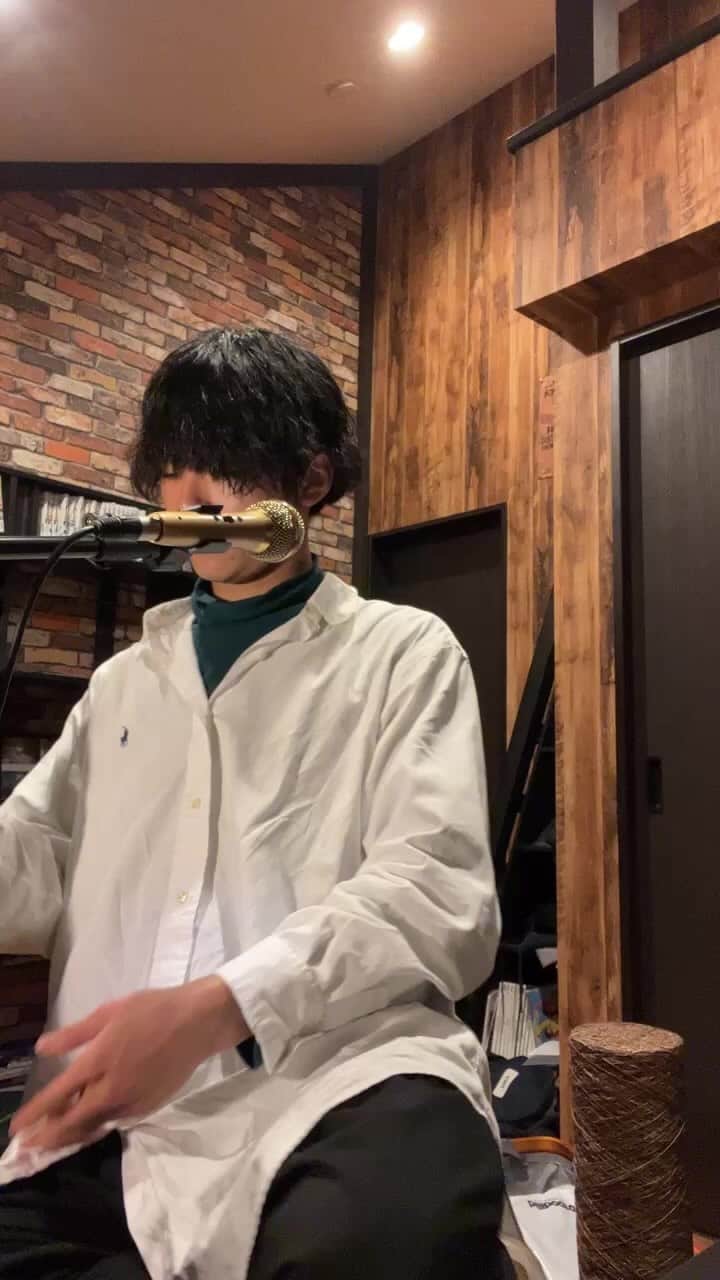 クボタカイのインスタグラム：「「ひらめき（acoustic ver.）」 結構後半から歌ってます」