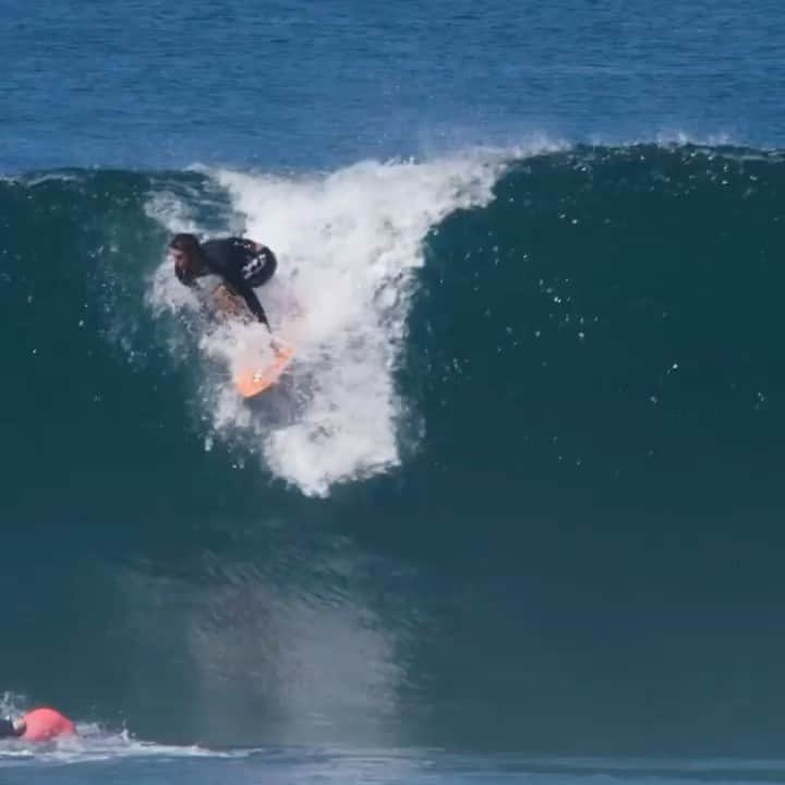 ビラボンのインスタグラム：「@jackfreestone 's two-for-one special.  ボードショーツでサーフィン！待ちきれない！  The Australian wearing the D’Bah Airlite - engineered performance boardshorts that bring three high-performance fabrics seamlessly together, giving you flexibility, stability and comfort where you need it most.  Billabong Recycler Boardshorts, all made from recycled PET bottles. ♻️  #LifesBetterInBoardshorts」