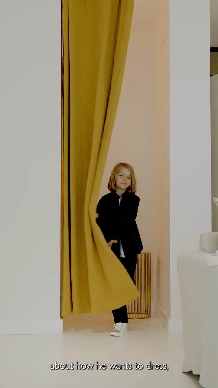 bonpointのインスタグラム：「Bonpoint SS22 | Styling session with @thefashionguitar ✨ Discover New-York based creative director and stylist, Charlotte Groeneveld's favorite pieces from the Bonpoint Spring-Summer Collection.  🎥 @jeffthibodeauco  . . . #Bonpoint #BonpointSS22 #NewCollection #Ceremony #StylingSession」