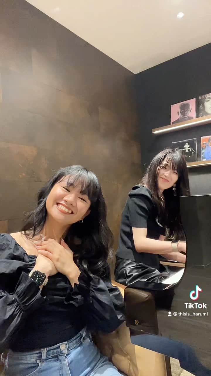 遥海のインスタグラム：「A classic💕💕 this song will always have a special place in my heart 💕 大好きなホイットニーヒューストンのこの曲☺️ みさきいつもありがとう☺️  #GreatestLoveOfAll #WhitneyHouston  #遥海 #岩村美咲 #遥海歌動画 #cover」