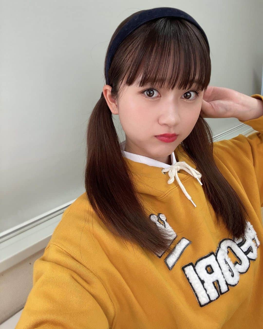 桜井美里のインスタグラム：「♡  いつもメイクするときは、 まつ毛に時間かけてるんだけど 今日は今までで1番上手くできた！！！ ( 写真で伝われ )  ヨロコビ〜💗   #メイク #ツインテール しちゃった✌🏻」