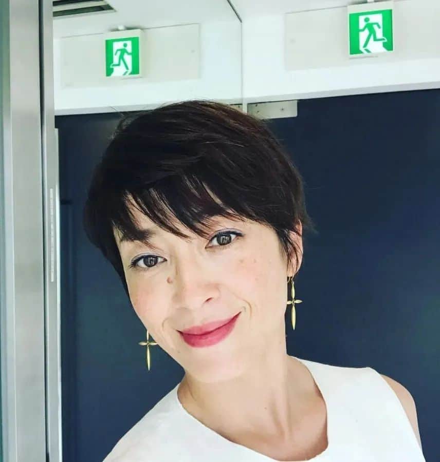 宮沢りえのインスタグラム：「安全滑走路の入り口に立って写真を撮る」