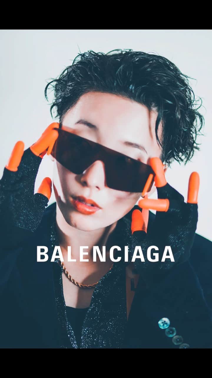 ひなたのインスタグラム：「国際的スーパーモデルになる方法♡#balenciaga」