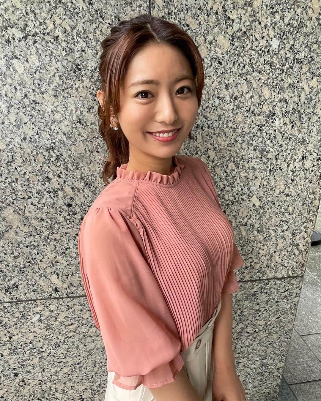 のインスタグラム：「👗 . #東京インフォメーション #衣装 今週もお疲れ様でした😊 . ファイブアローズ 。 明日と月曜日がまだある！ 大丈夫！頑張れ🔥」
