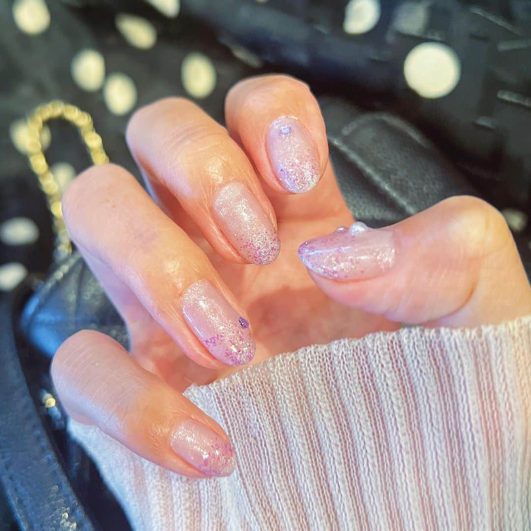 若尾綾香さんのインスタグラム写真 - (若尾綾香Instagram)「☆ new nail💅 載せるほどでもない普通のデザイン笑  #nail#短めネイル」5月13日 22時56分 - ayaka_wakao