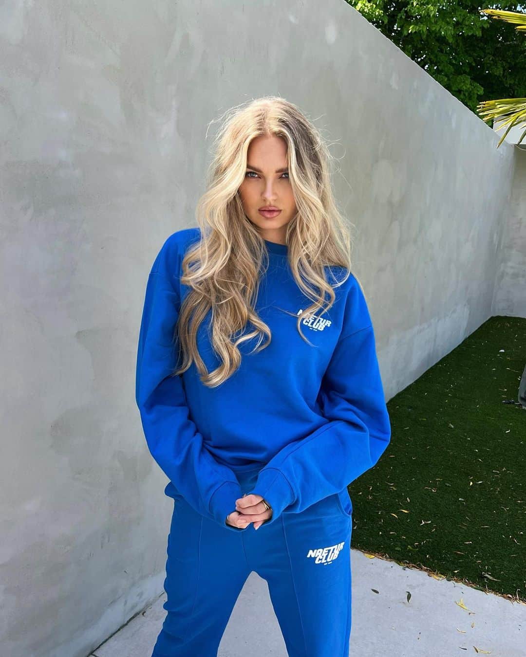 ロミー・ストリドのインスタグラム：「New fav 💙 @naetur」