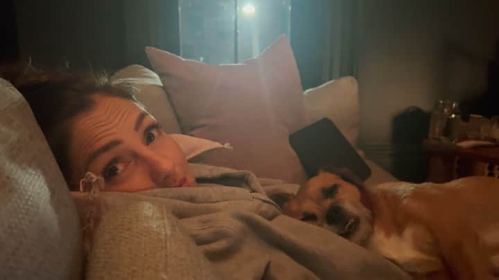 ミンカ・ケリーのインスタグラム：「I was just resting my eyelids」