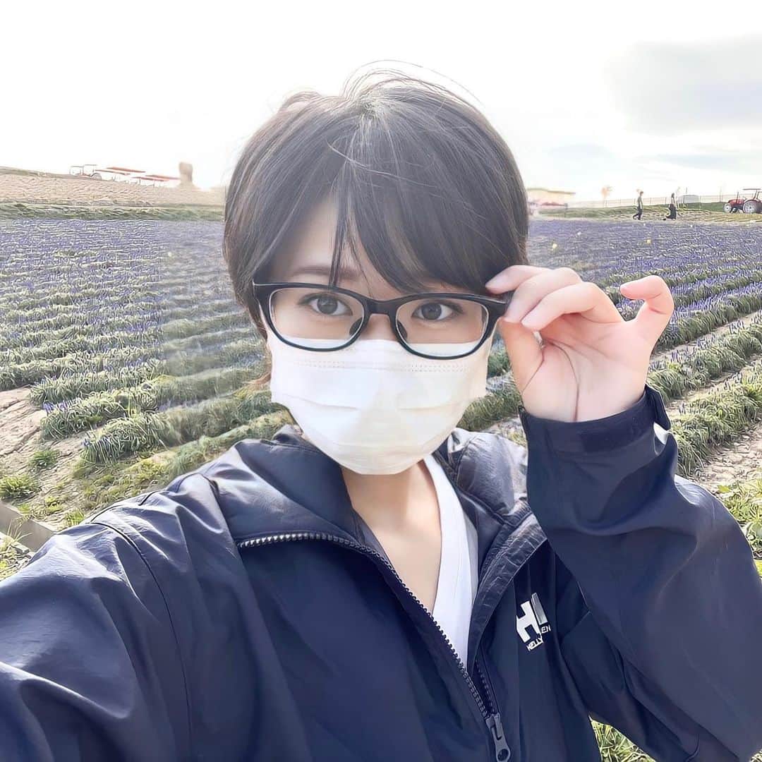 スーパーナブラのインスタグラム：「. . 北海道めし その③  花畑見に行ったのに何も咲いていなかった🤣 アルパカ可愛い🦙  ジンギスカンのしゃぶしゃぶと ジンギスカン丼 小料理屋に 焼き鳥屋  沢山食べました🐽🙌  #北海道 #北海道グルメ #gw #釣りガール」